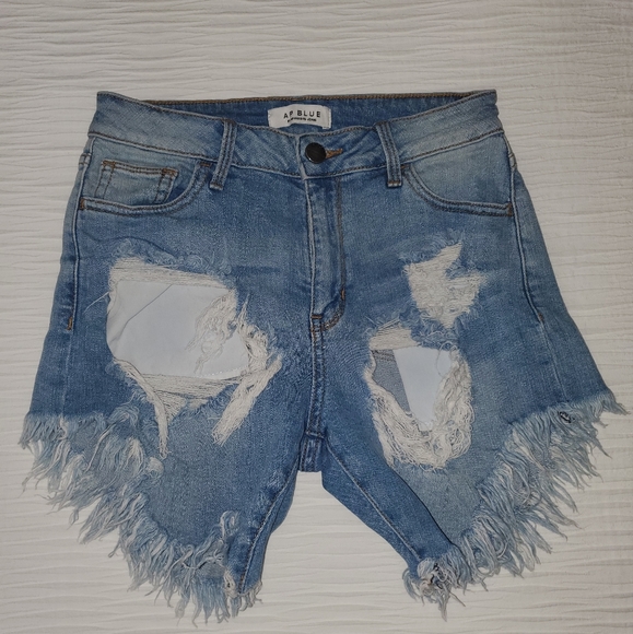 High waist ripped denim shorts size M - Picture 1 of 3